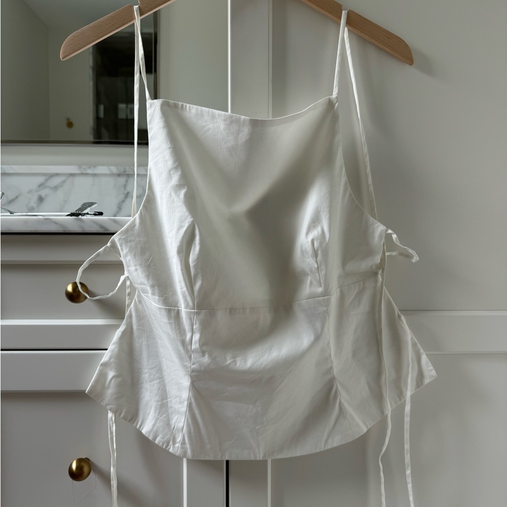 Chic white open back Tank Top